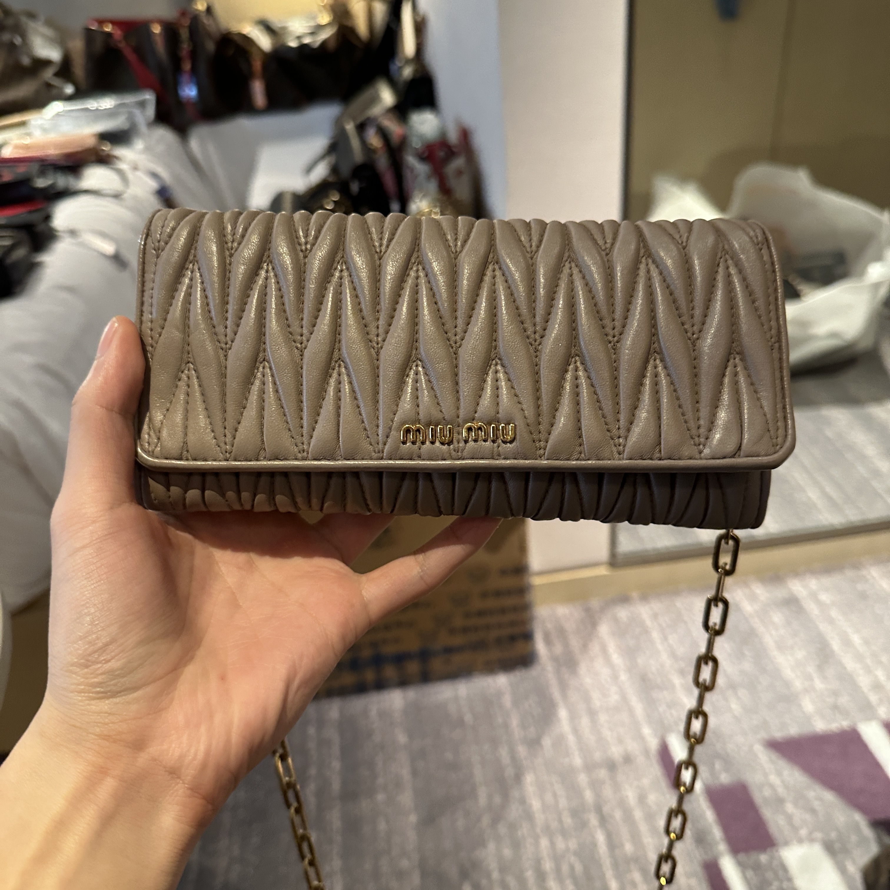 95新 MIU MIU/缪缪 褶皱woc单肩斜挎包/甜甜在包展