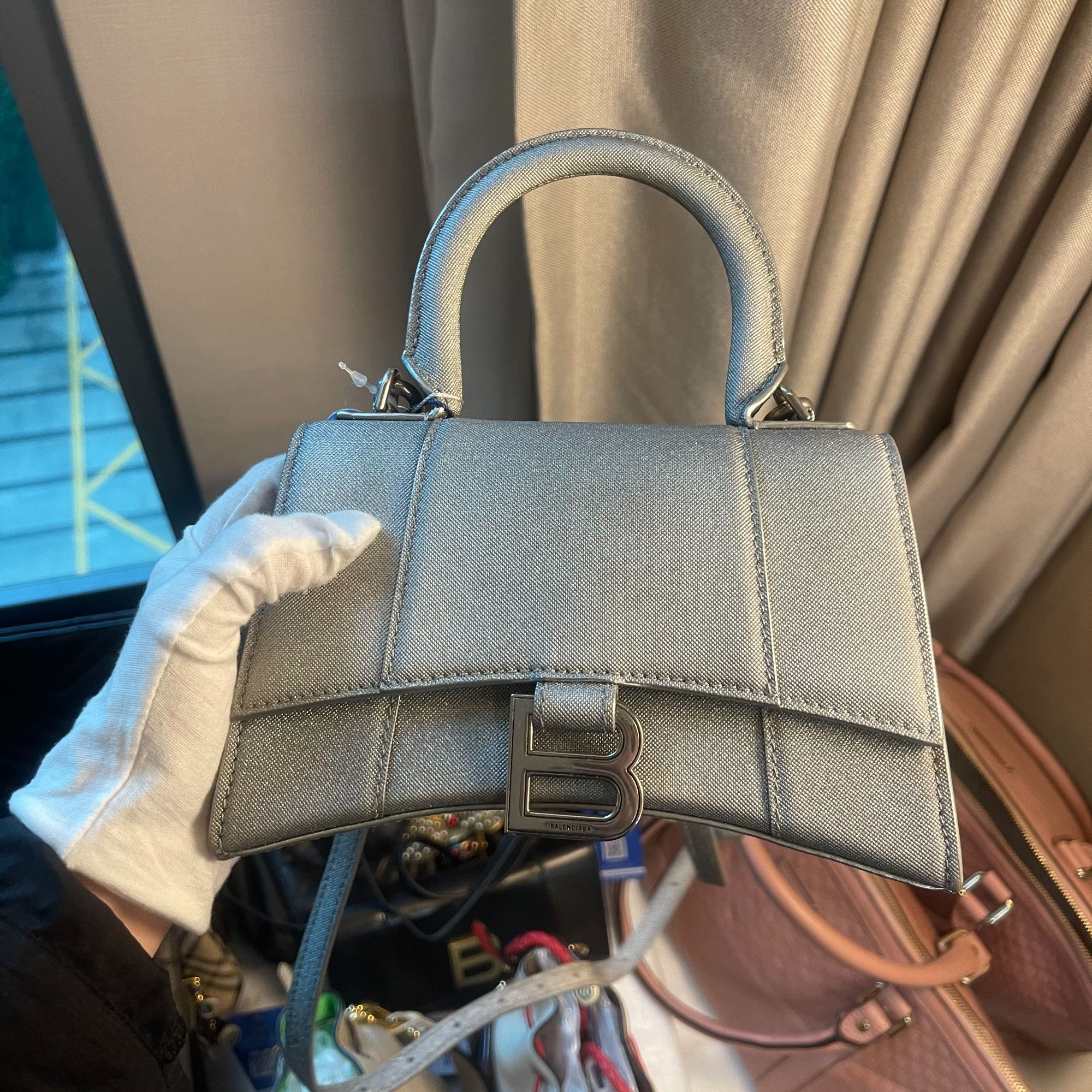 95新 Balenciaga/巴黎世家 灰色散光沙漏斜跨包/甜甜在包展
