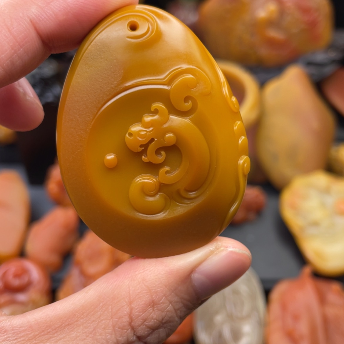 【闪购商品】石英质玉黄蜡石挂件未镶嵌心****达