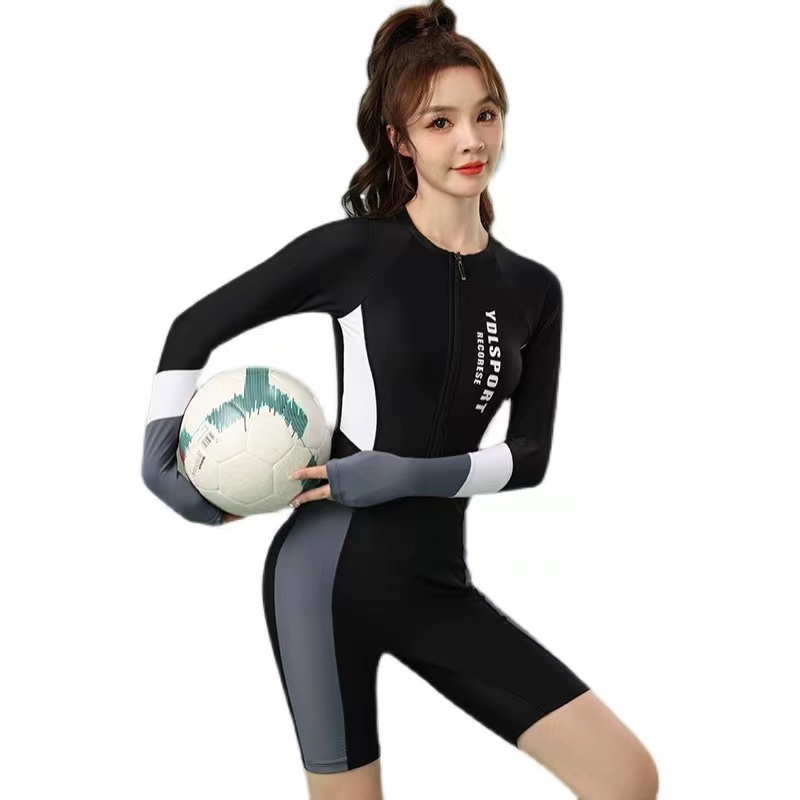 泳衣女连体平角五分裤长袖防晒保守显瘦运动大码专业潜水冲浪泳装