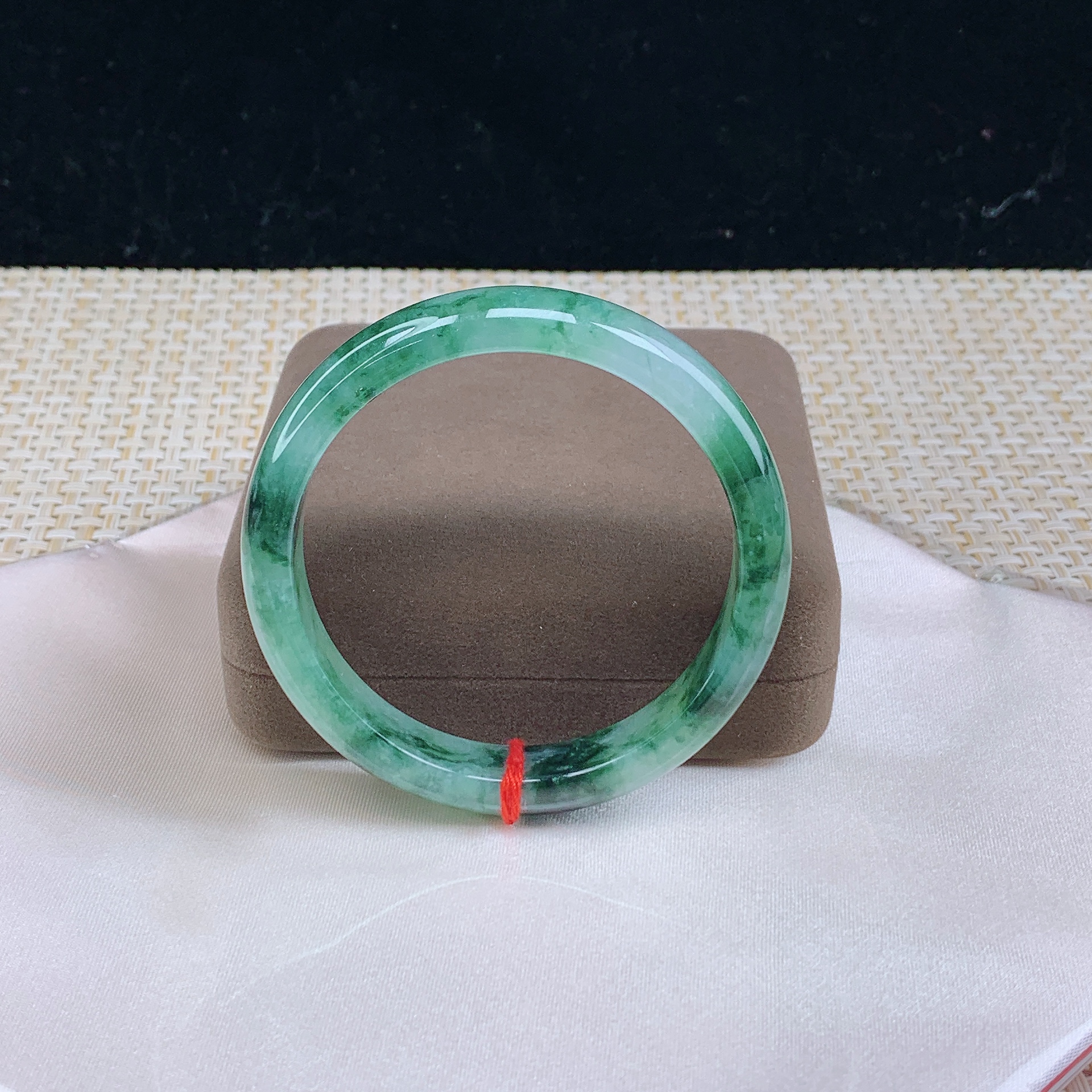 天然缅甸A货翡翠手镯61圈冰透飘花冰种绿色精美气质时尚通透玉镯