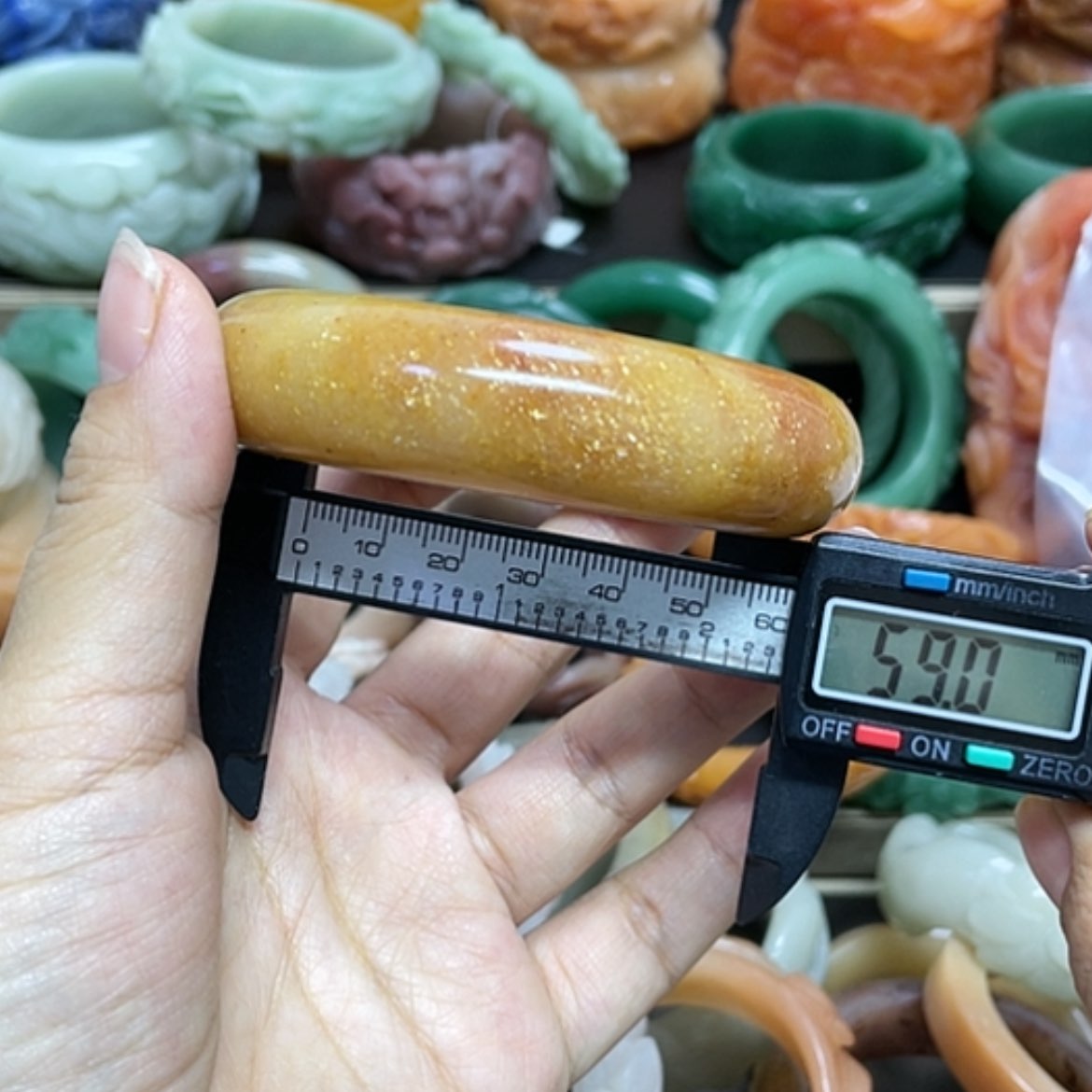 【闪购商品】石英质玉手镯未镶嵌云***清