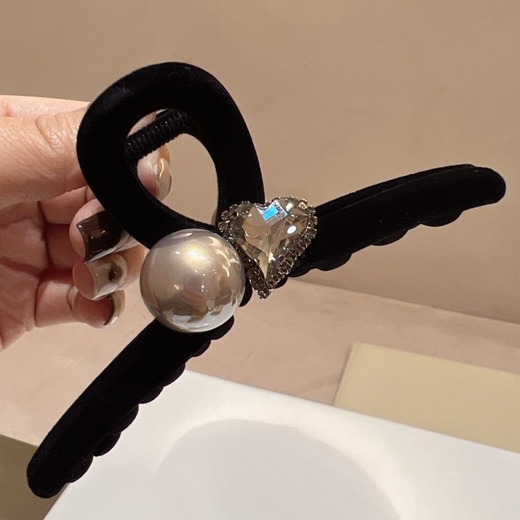 早春高级感轻奢黑色丝绒灰色爱心水钻鲨鱼夹法式复古盘发抓夹发饰