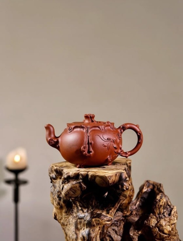 《小葡萄》，原矿清水泥，工艺美术师沈兰萍全手工制作。