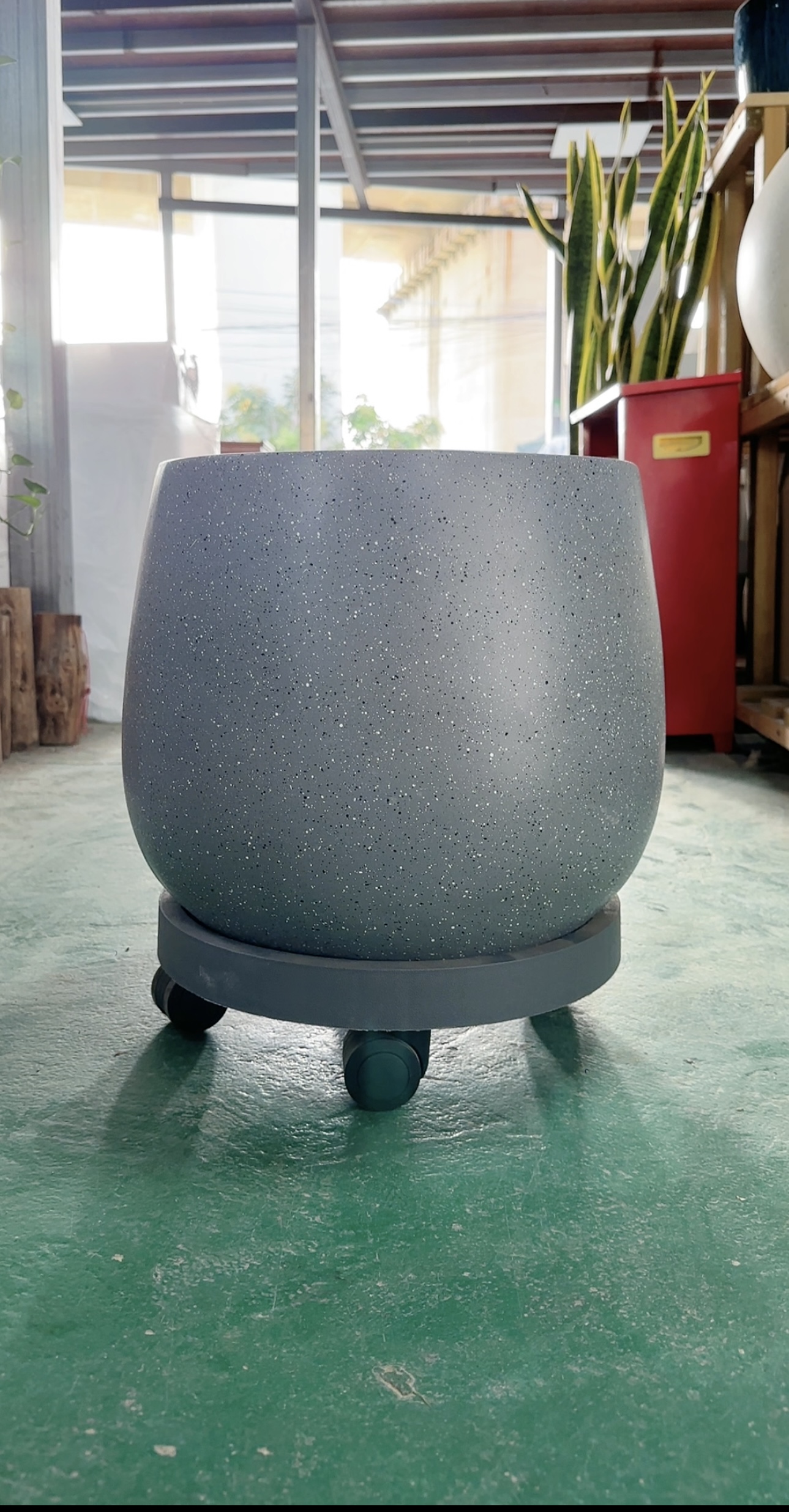 高端玻璃纤维材质轻奢北欧风客厅落地简约花盆大气ins镁泥盆圆形