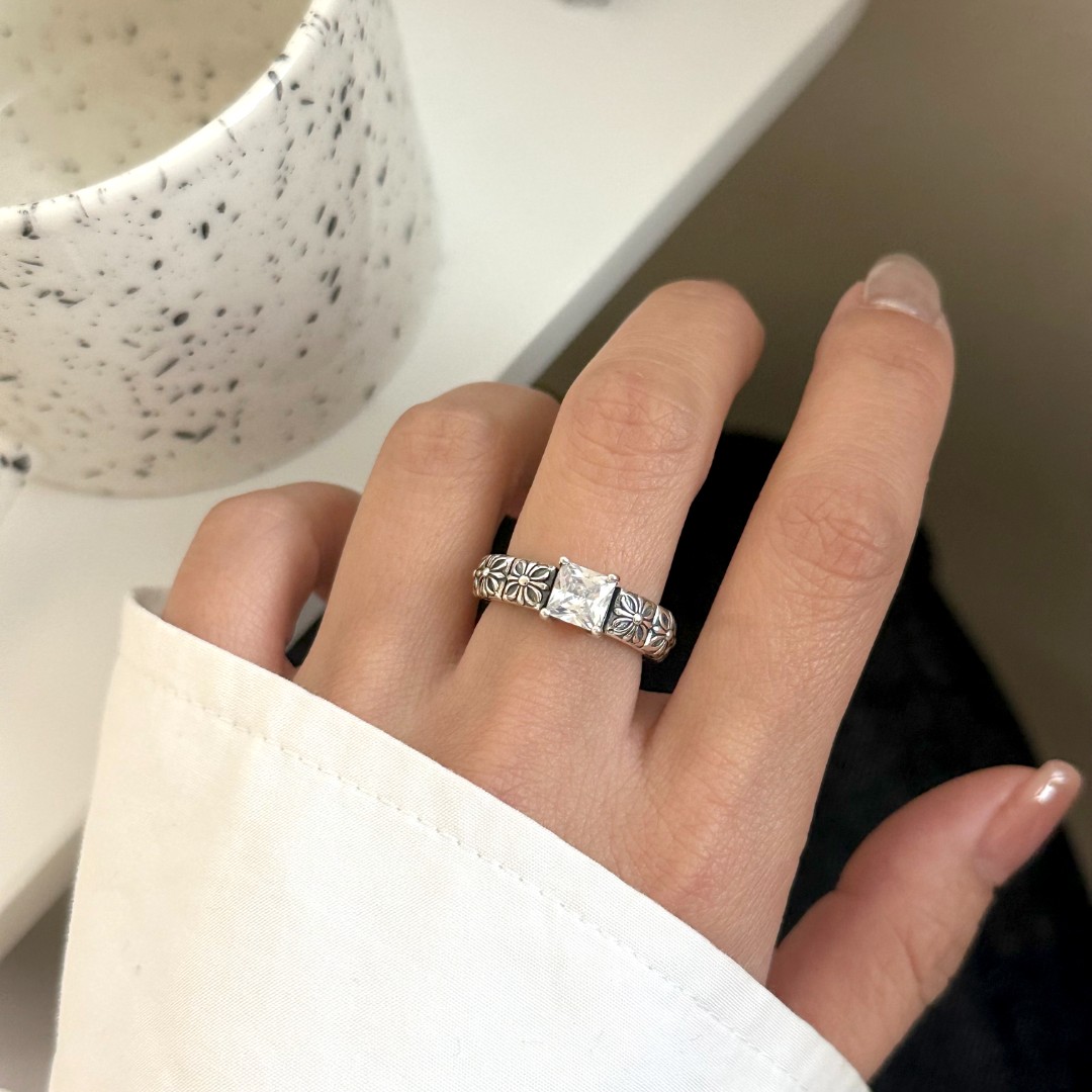 925银合成锆石戒指 ins风个性十字花方块拼接白色戒指女 2622