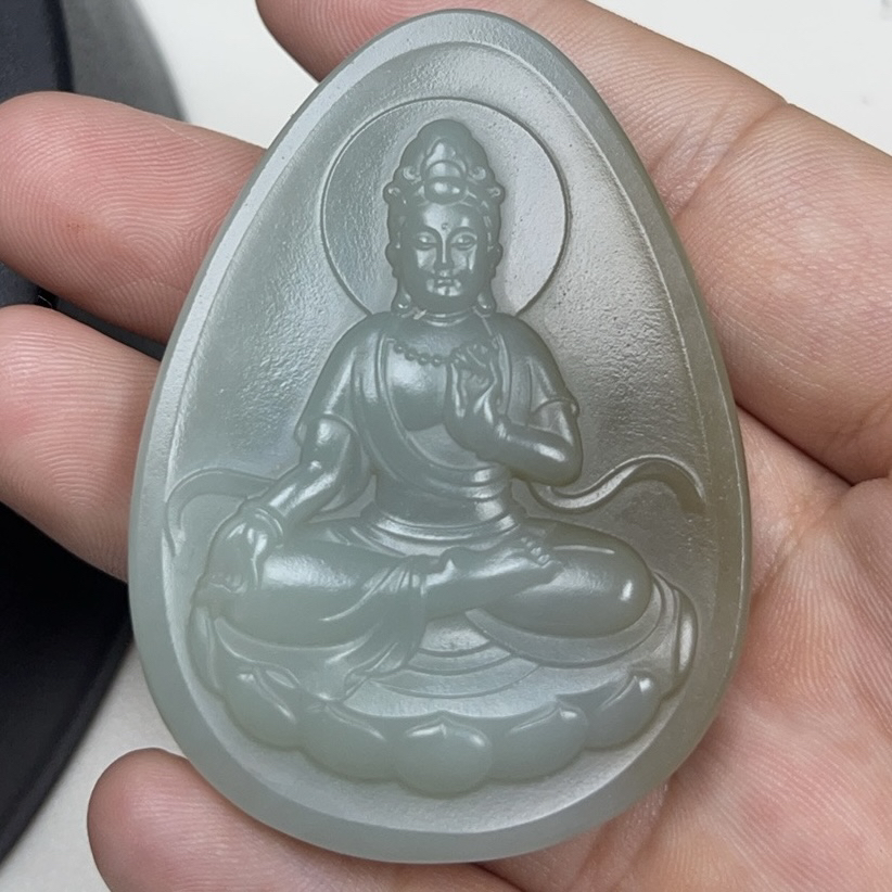 天然和田玉新疆且末料细料观音牌子挂件一物一证