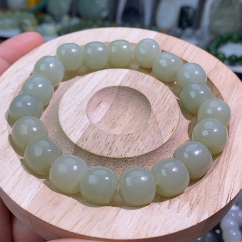 【闪购商品】和田玉手串未镶嵌一****?