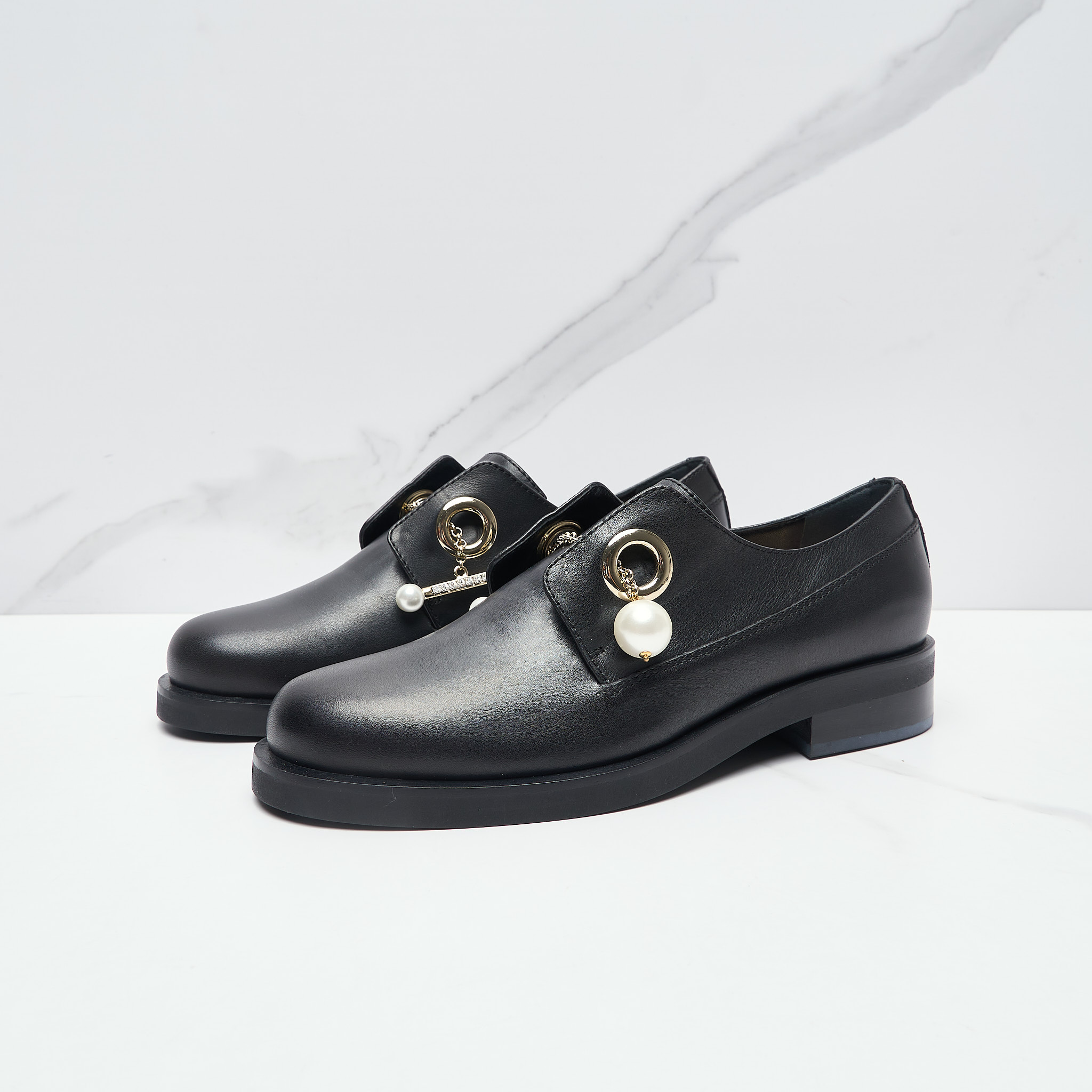 全新未使用  【瑞池女装】Coliac女士水钻平底鞋/CAGS00039