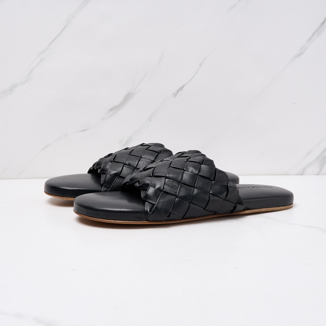 全新未使用 BOTTEGA VENETA/葆蝶家 编织拖鞋BVGS00258