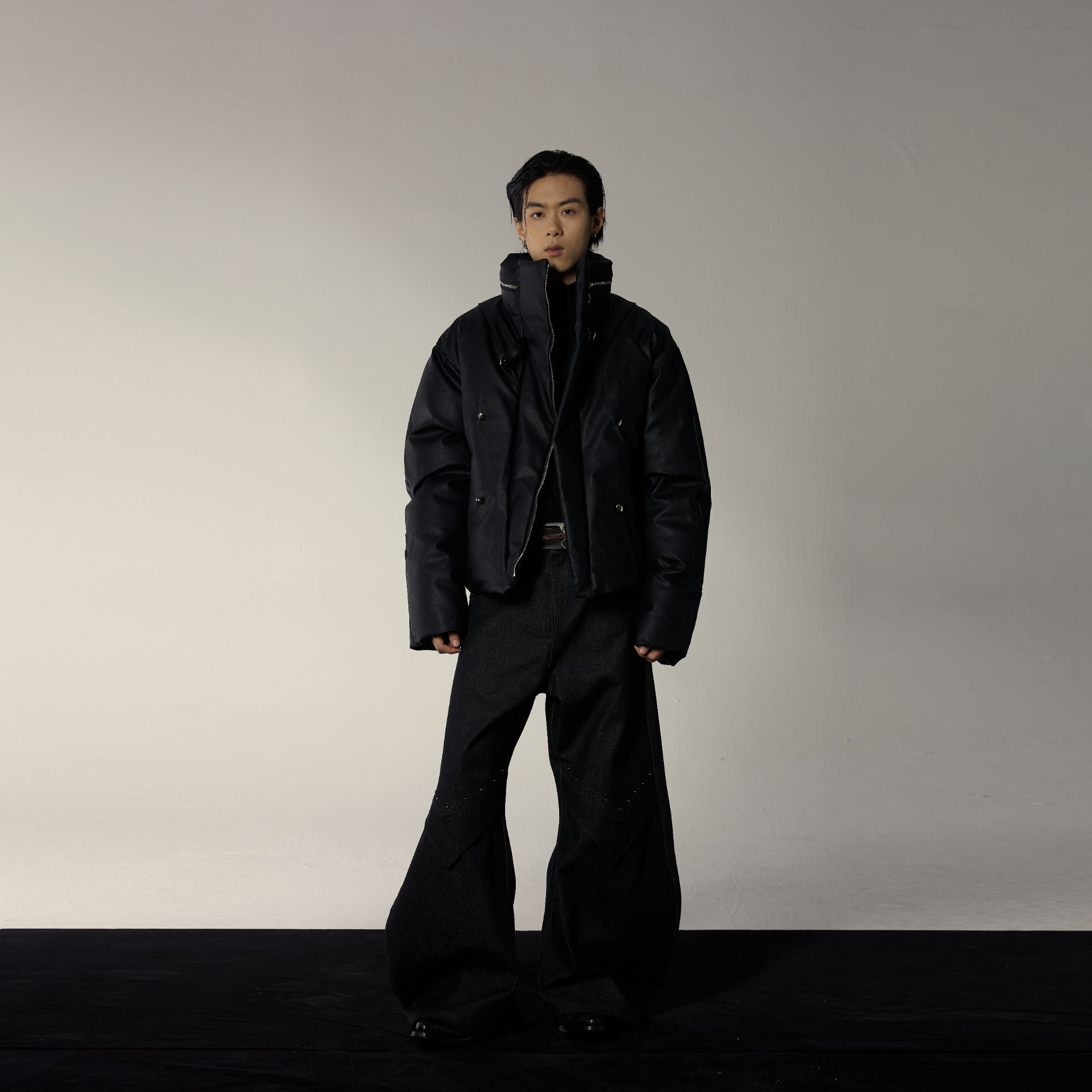 「Y/OFFICIAL」小众设计立领90白鸭绒短款中性外套金属扣加厚PU皮