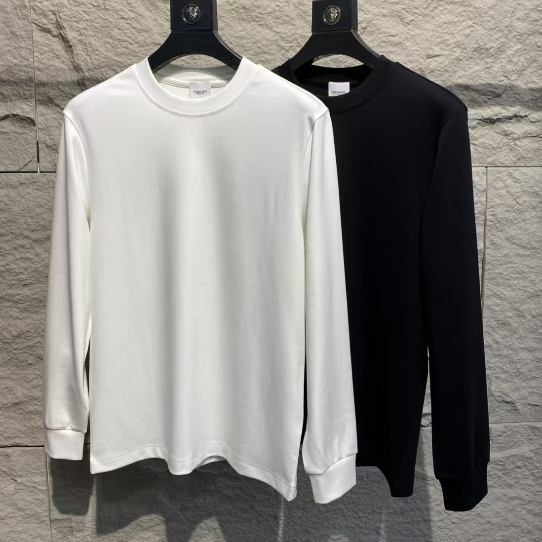 优品汇-96179秋季新款男士长袖圆领T恤舒适百搭休闲简约纯色男款T