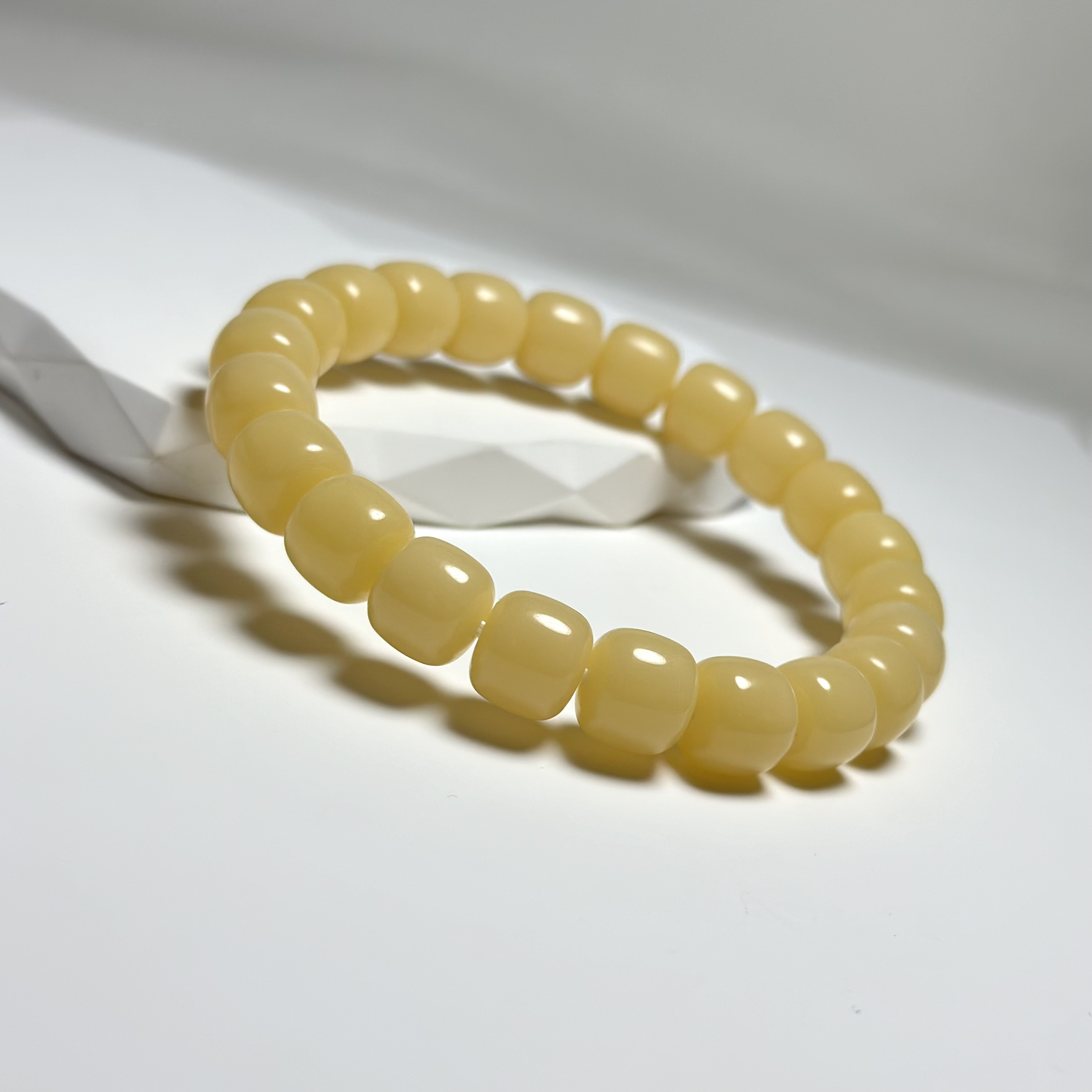 柠檬透。10年老料。纯天然原生态老料风化菩提根手串