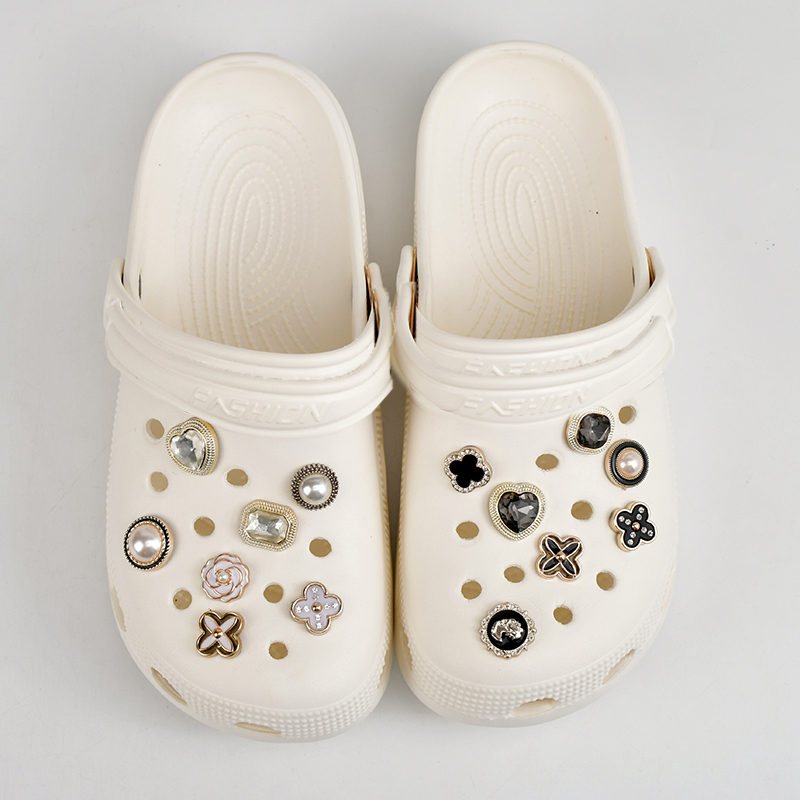小脚猫洞洞鞋配饰鞋花DIY鞋拖鞋扣装饰高级感配件卡扣2024新款
