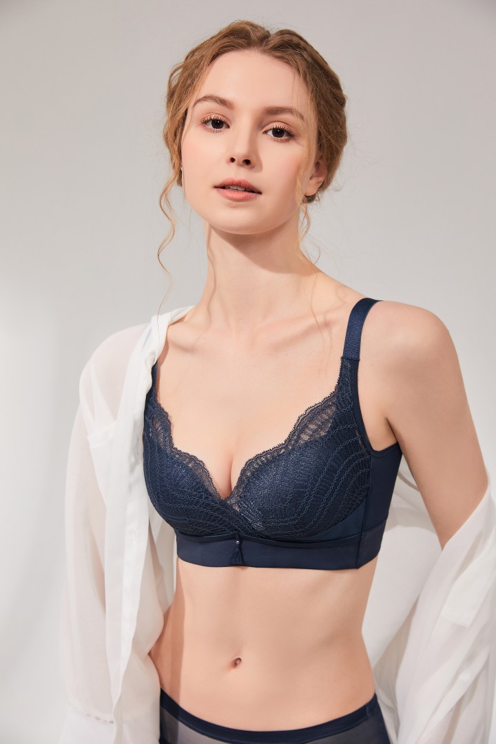 无钢圈中厚杯车缝聚拢文胸（小胸显大）天然环保柔软舒适无压