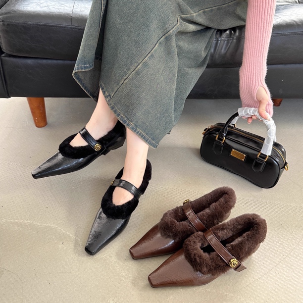 2025冬季新款一字带尖头显瘦平底棉鞋加绒保暖平跟单鞋毛毛鞋女鞋