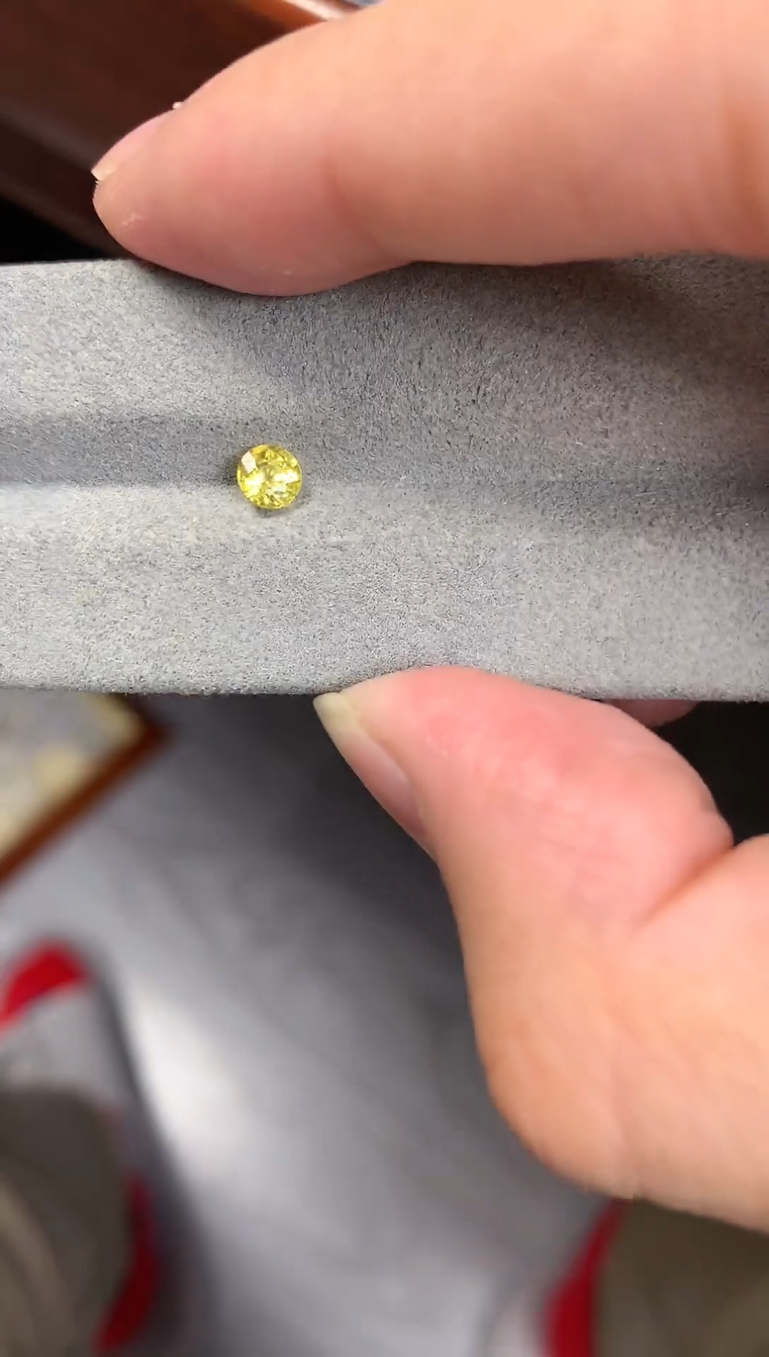 【闪购商品】彩色蓝宝石裸石未镶嵌55分无烧黄色蓝宝石