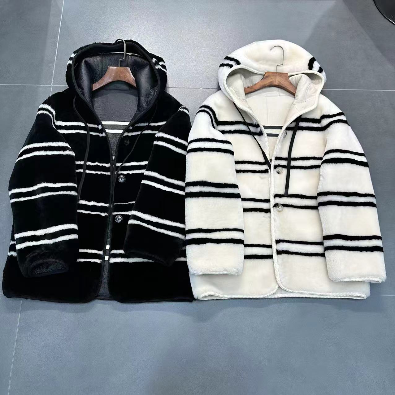 2024新款原生态皮毛一体女士中长款连帽外套