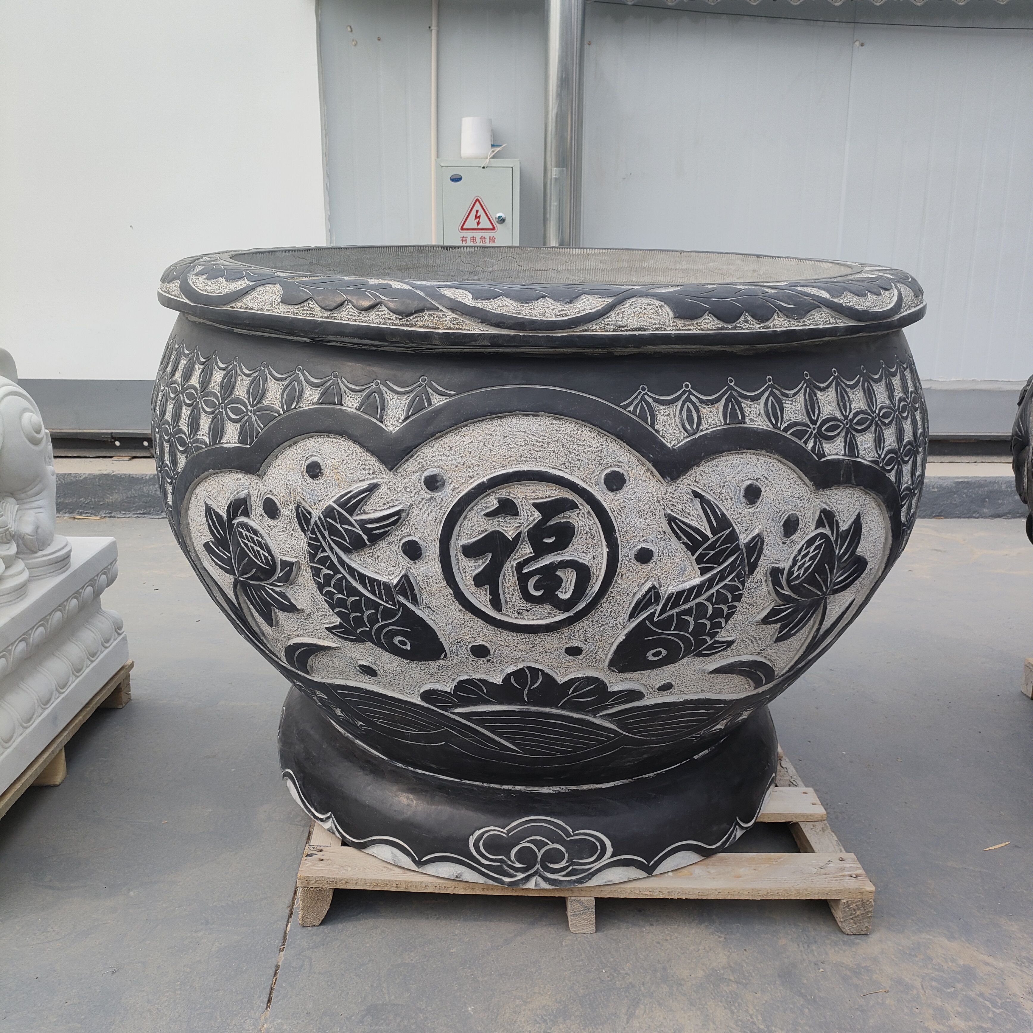 天然青石整石雕刻庭院摆件，福字鲤鱼荷花石缸，包邮不含卸车和摆放