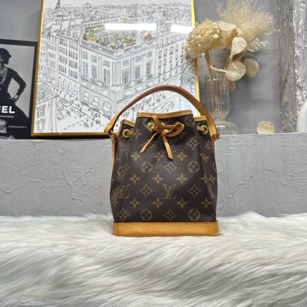 95新 LouisVuitton/路易威登 何为奢侈/ LV noe bb手提抽绳水桶包