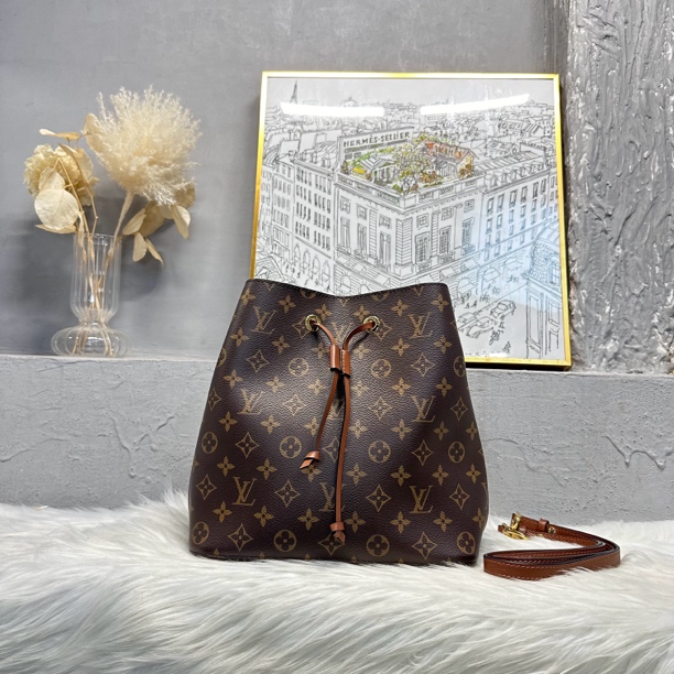 95新 LouisVuitton/路易威登 何为奢侈/ LV 焦糖水桶 腋下斜挎包
