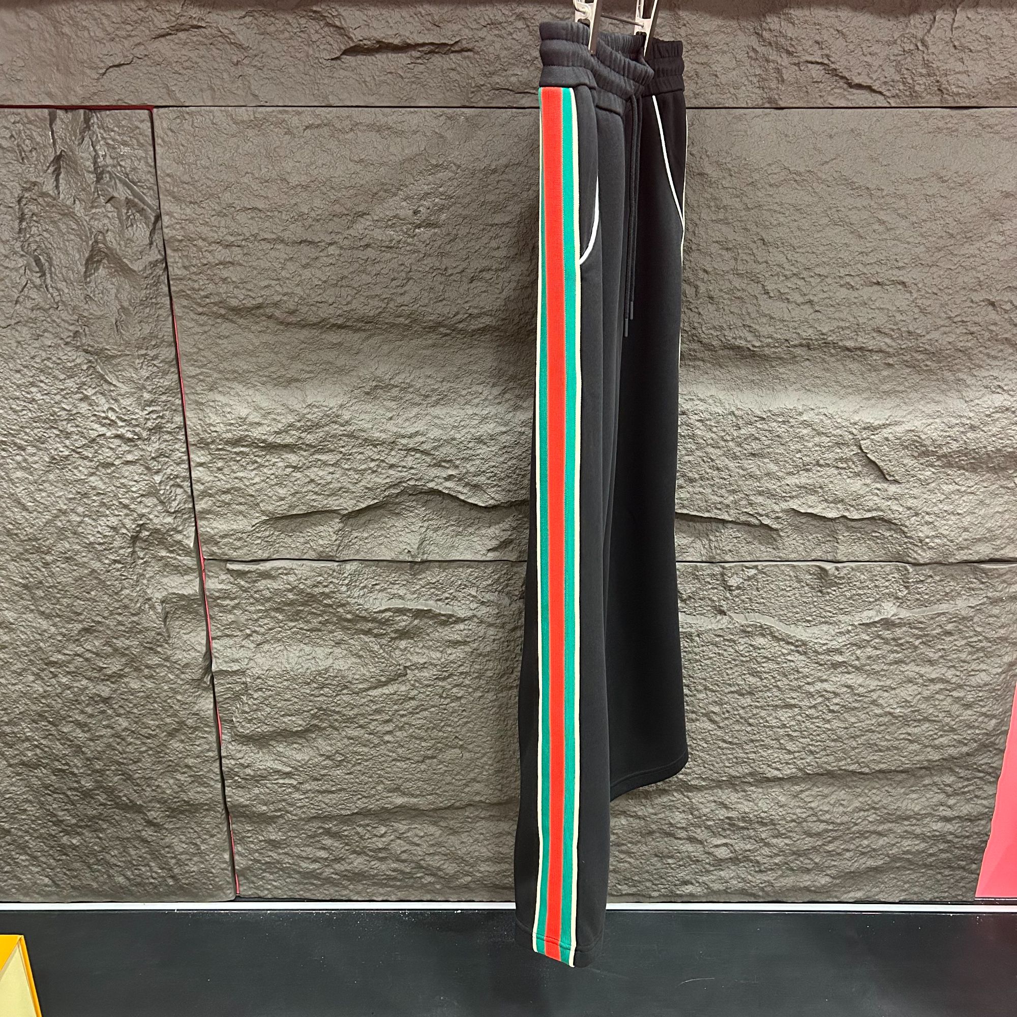 秋冬新款经典红绿织带男装卫裤休闲裤时尚百搭秋冬款