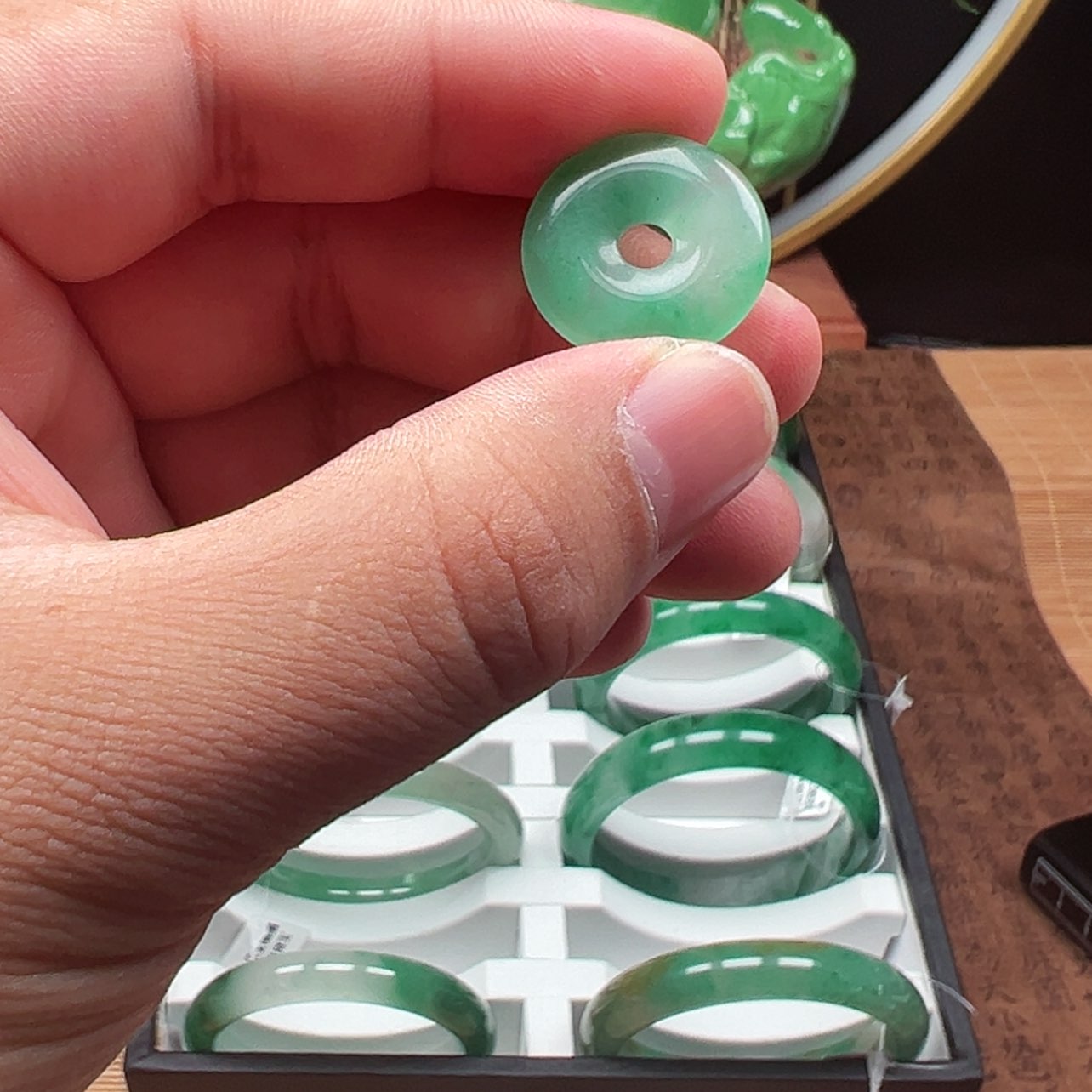 【闪购商品】石英质玉颈饰未镶嵌洪**少