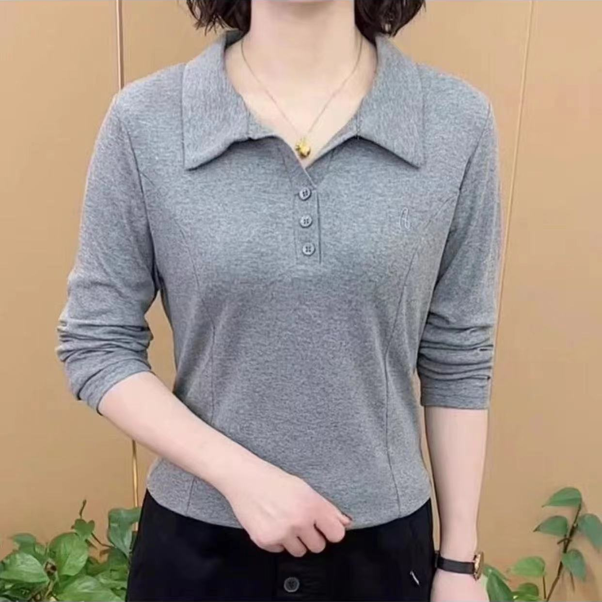 女装洋气纯色新款长袖上衣中老年妈妈春秋小衫