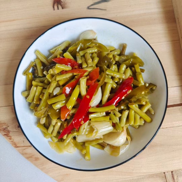 家乡品味下饭咸菜咸豇豆阳荷姜腌菜眼豆角小葱头腌辣椒农家下饭菜