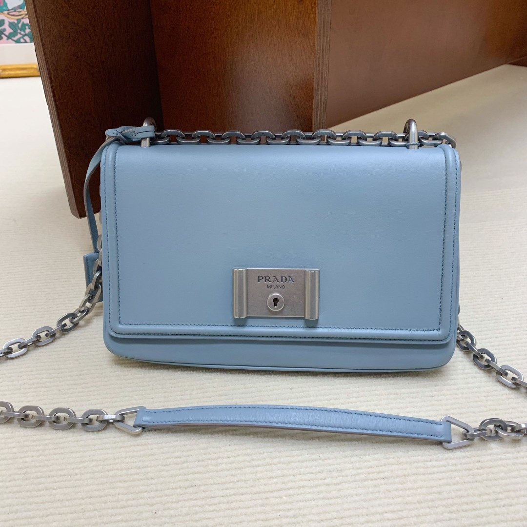 95新 Prada/普拉达 【98新】普拉达 链条中号十字牛皮 5126