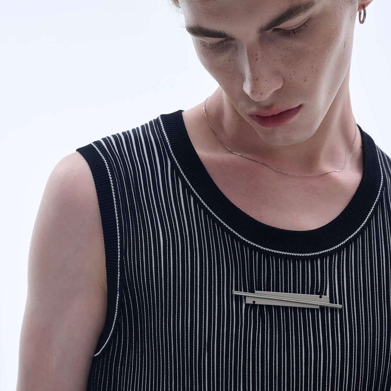 TIWILLTANG启世录“踉泷”冰感针织撞色条纹背心轻薄无袖上衣夏