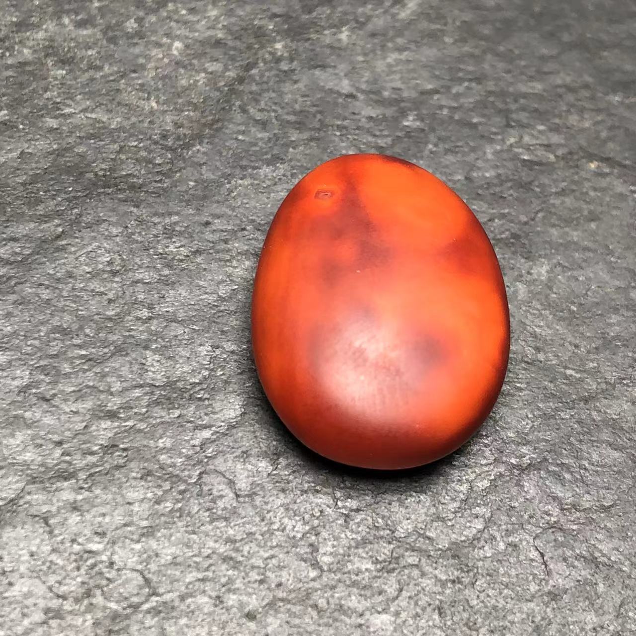 南红玛瑙水滴吊坠长20.8宽15.4厚7.2mm