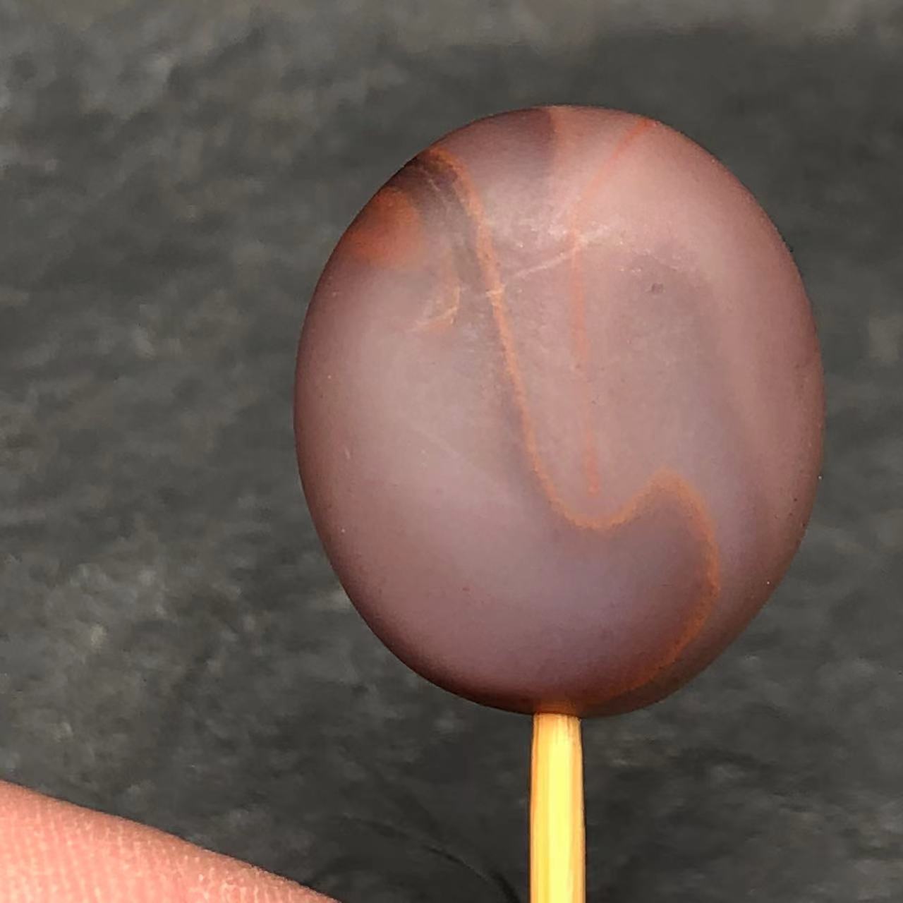 南红玛瑙背云长20.2宽17.7厚8.4mm