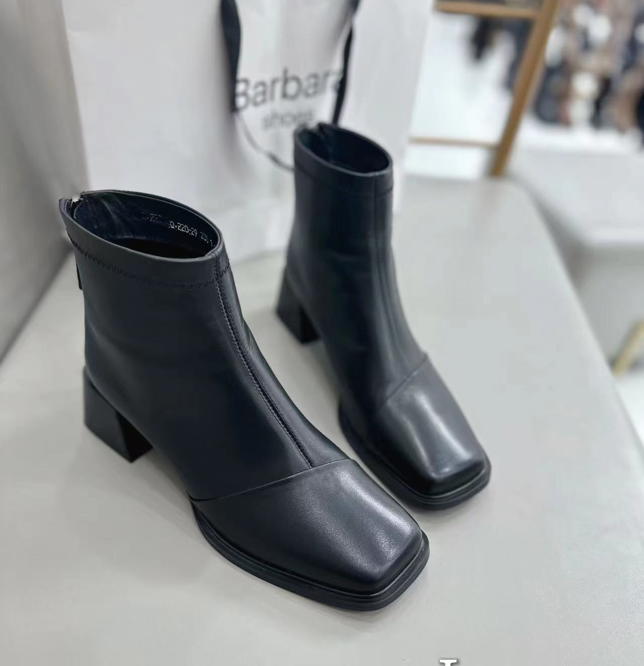 胎牛皮！薄绒里，高端方跟方头真皮粗跟瘦瘦靴