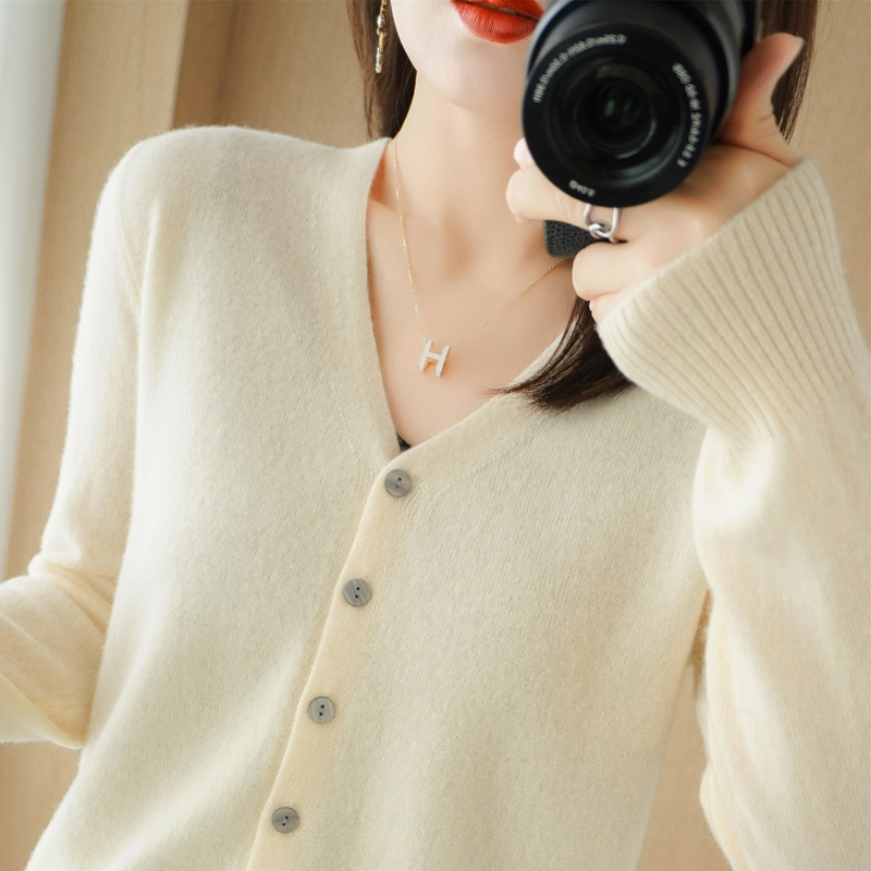 秋冬新款针织开衫毛衣女外套宽松薄款V领短款外搭打底衫洋气显瘦