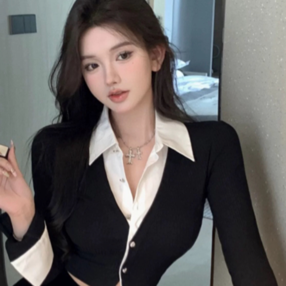 黑白装饰假两件短款衬衫女设计感小众针织开衫上衣
