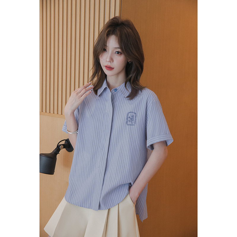 【福利日】小谷粒条纹刺绣衬衫学院风蓝色短袖上衣