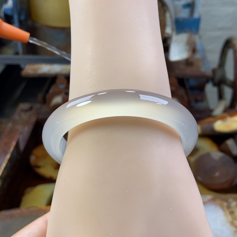 【闪购商品】玛瑙/玉髓手镯未镶嵌冰***姐