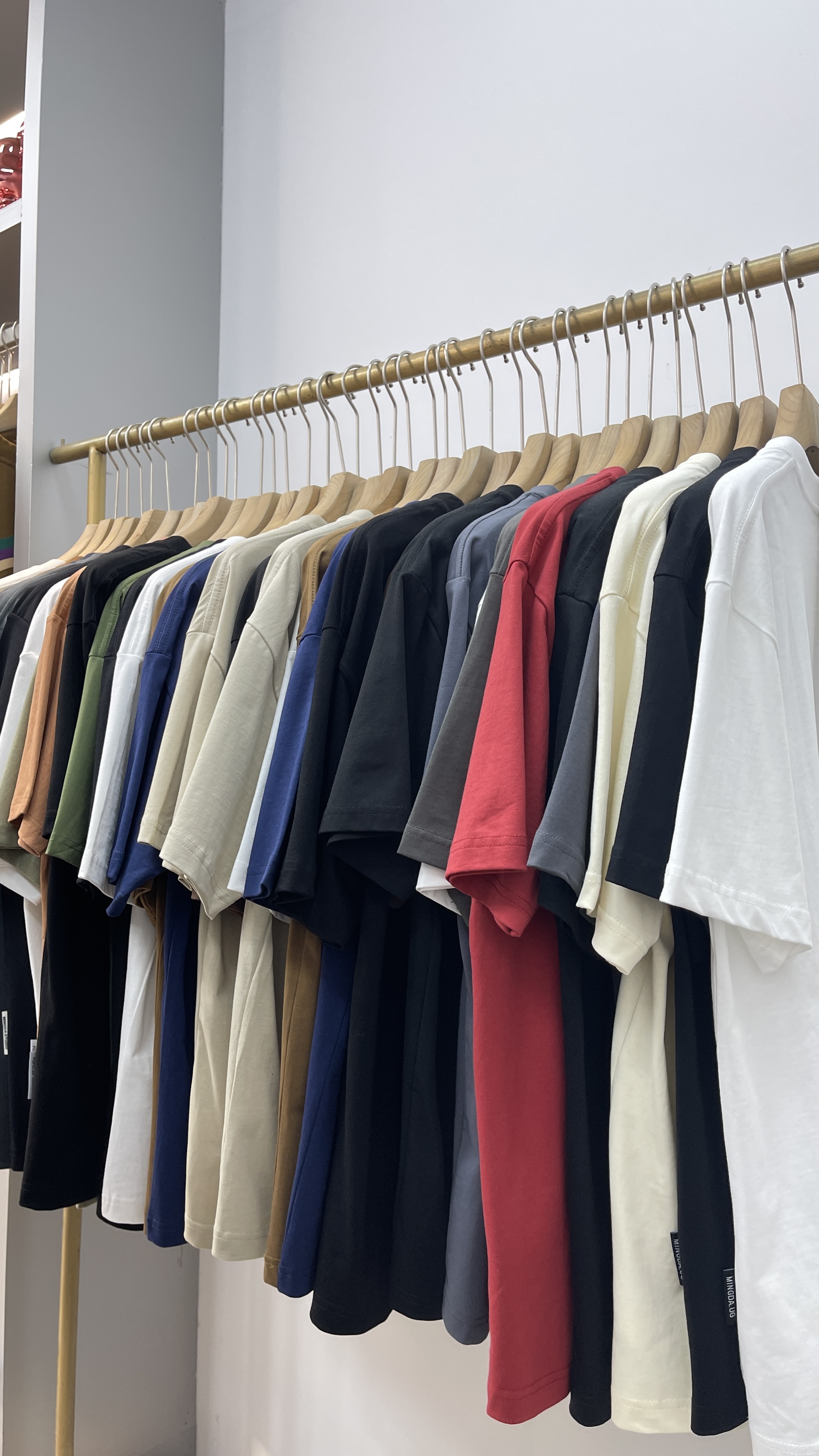 精品衣服，裤子，腰带，项链，袜子随机送