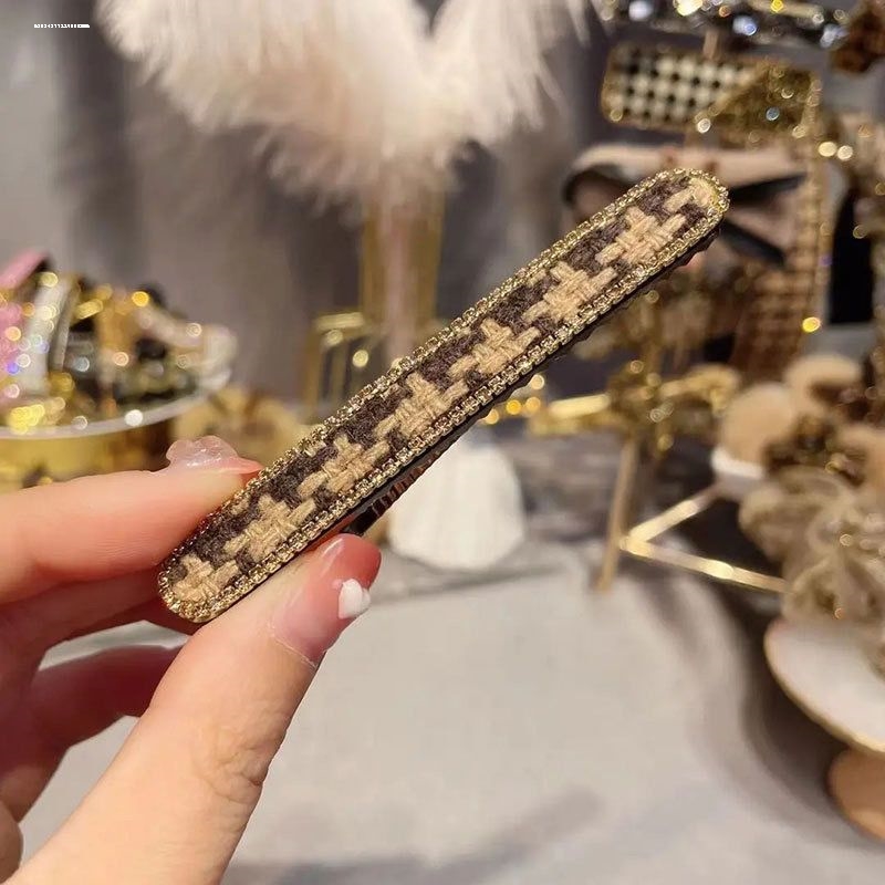 千鸟格带钻发夹侧边新款小众边夹质感2023气质设计发饰甜妹碎发