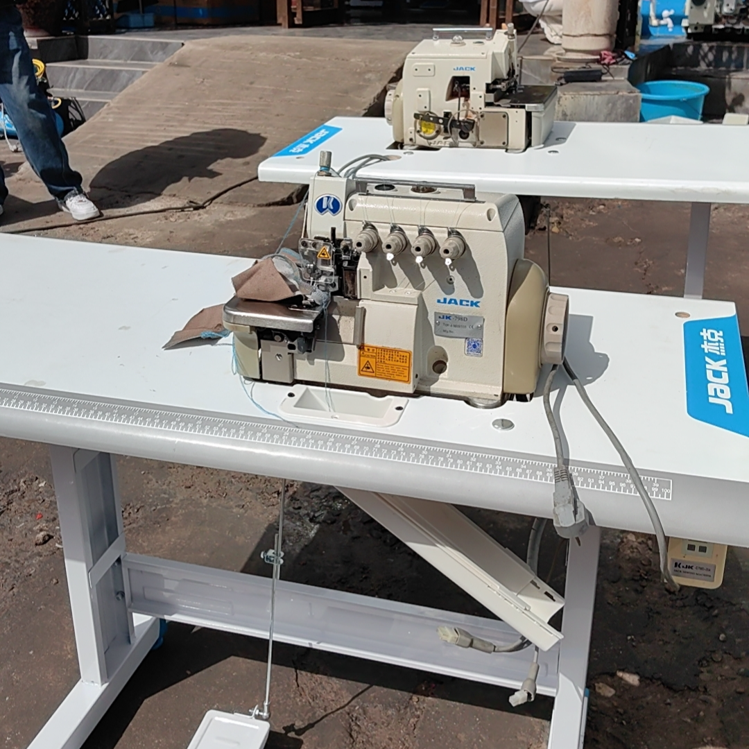 杰克直驱家用工业四线锁边机电动缝纫机缝纫机拷边机包边包缝机