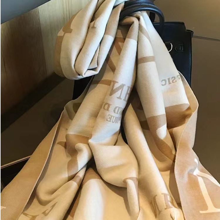 内蒙古厂家直邮时尚围巾披肩两用空调房外搭柔软亲肤软糯