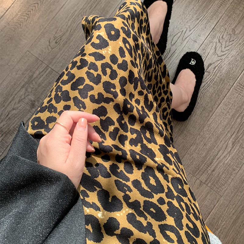 2023年秋冬豹纹高腰开叉半身裙女