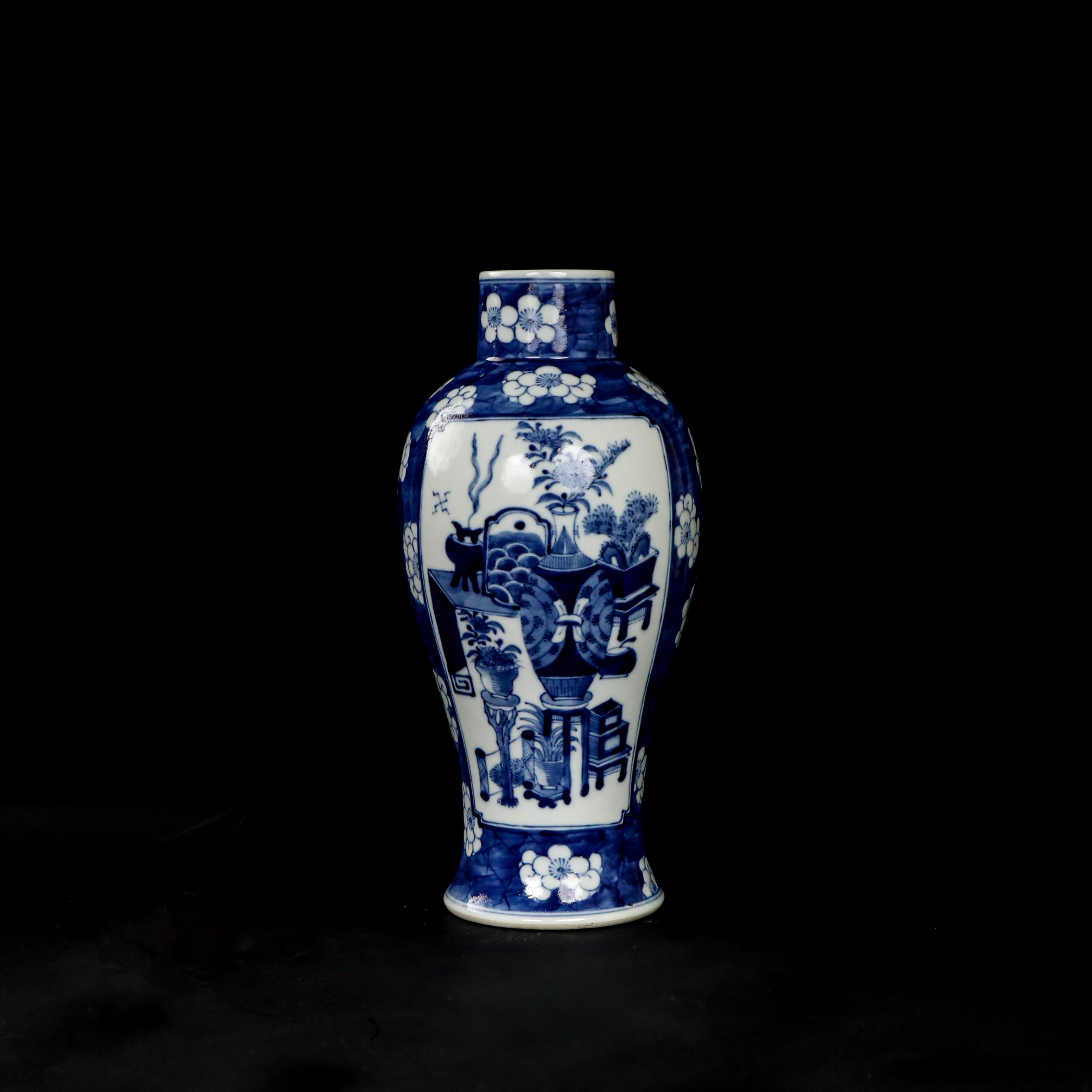 (A6)Q0221459清晚期青花冰梅开窗博古纹赏瓶 古董收藏品/古瓷器