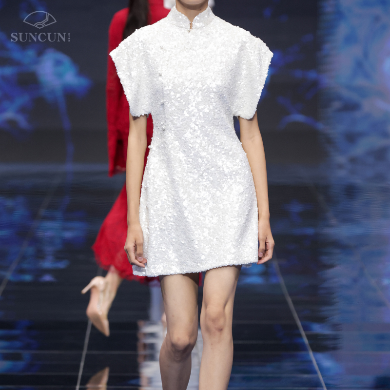 中国风白清如雪亮片短款旗袍裙