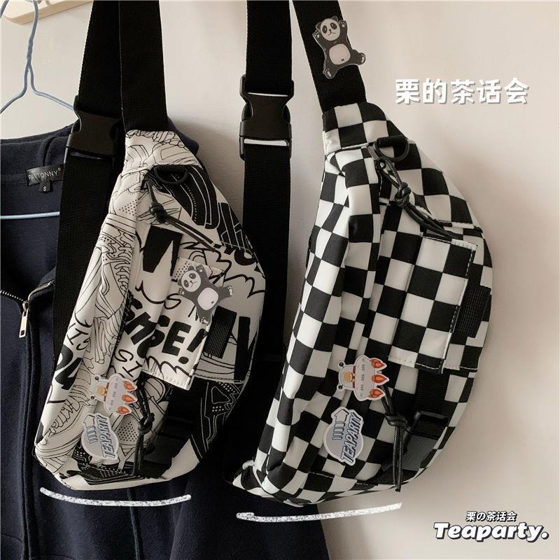 日系ins原宿暗黑风棋盘格子工装胸包女韩系百搭斜挎包少女腰包A13
