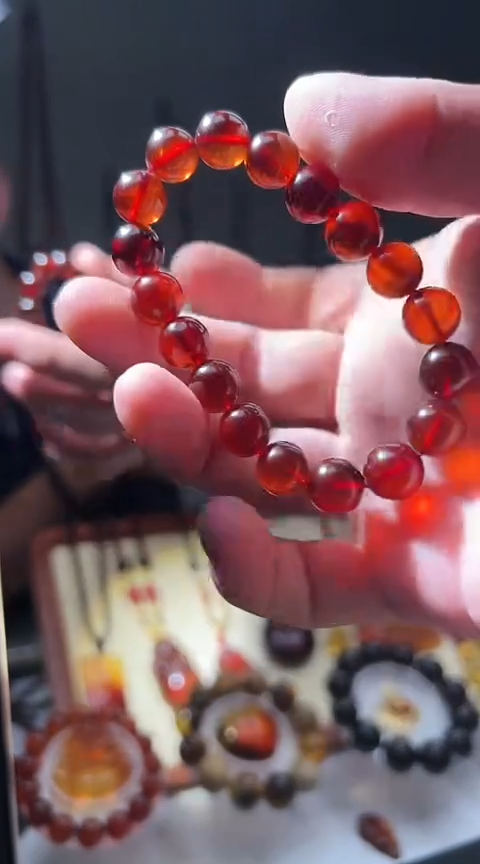 【闪购商品】琥珀手串未镶嵌的血珀卡10