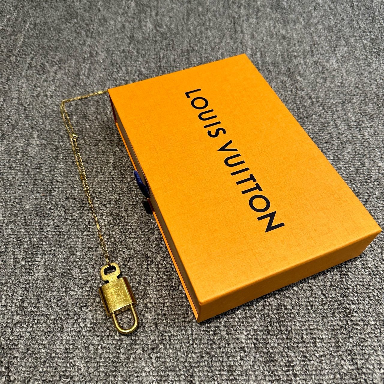 路易威登 Louis Vuitton Lv 金色 锁头 项链 / F码 / 95新 / 有盒