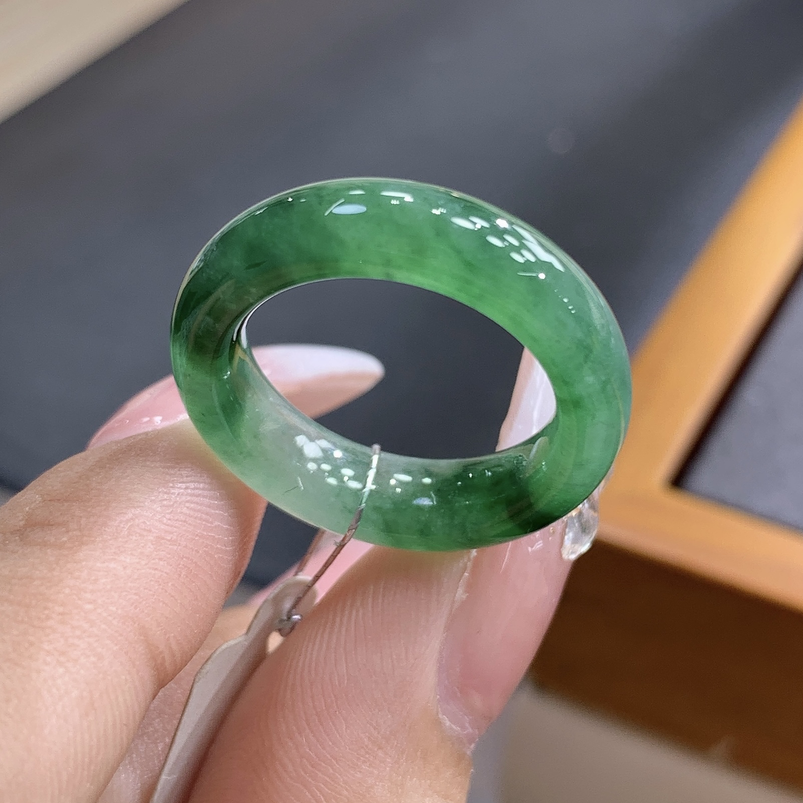14圈口 缅甸天然翡翠A货 冰种辣绿翡翠戒指内径17.1宽5.7厚3.9mm