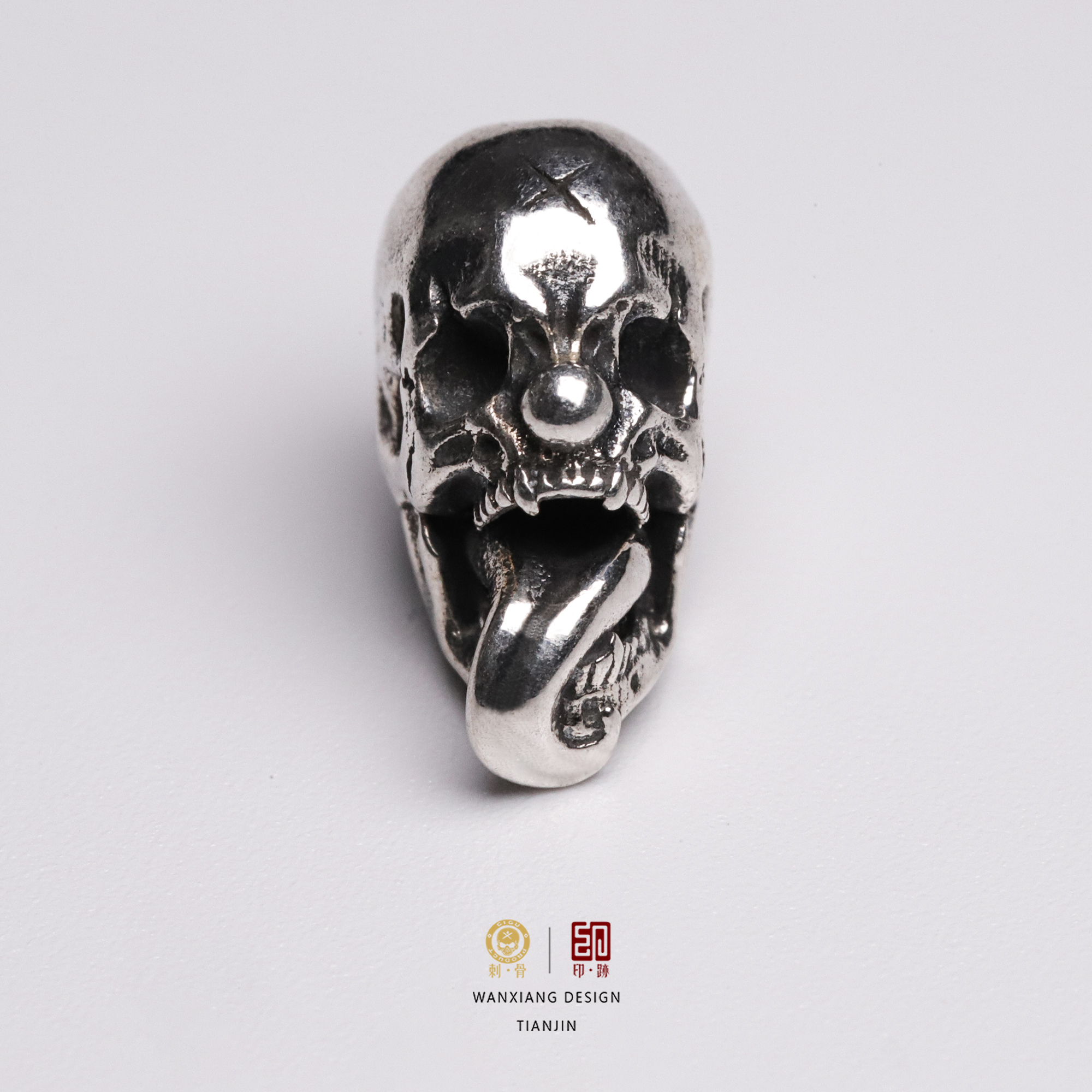 925银银制品 万象出品 狂噬小丑吊坠 1.6g